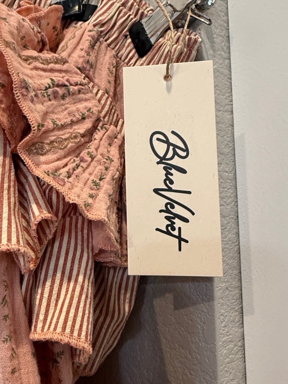 Dusty Rose Ruffled Boho wide leg pants. - Picture 3 of 4